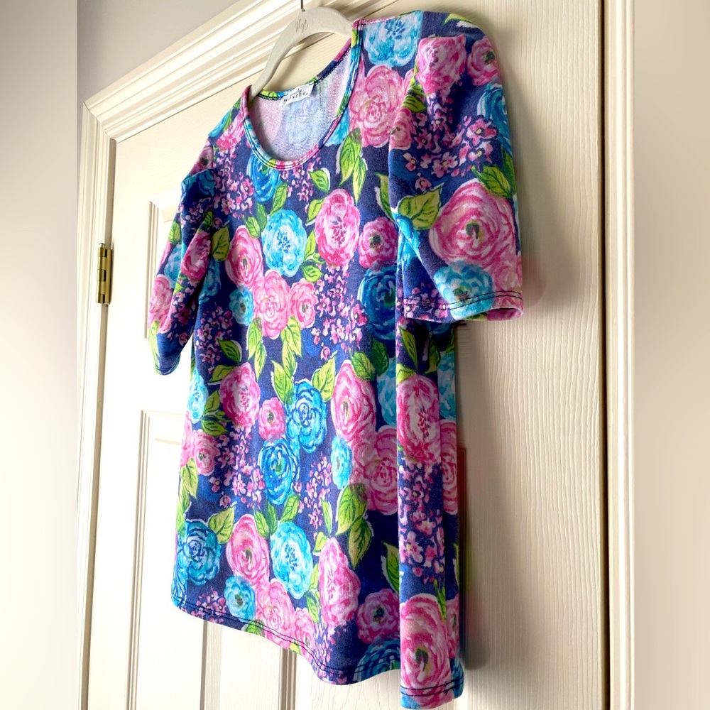🎱 EMILY WONDER | FLORAL TOP | M